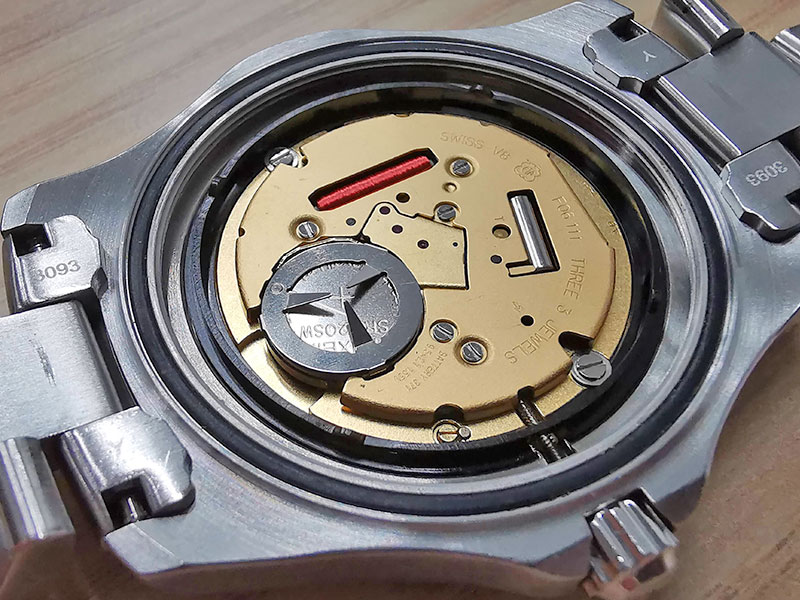 Tag Heuer Aquaracer WAB1110 Battery Replaced by Grand Montre