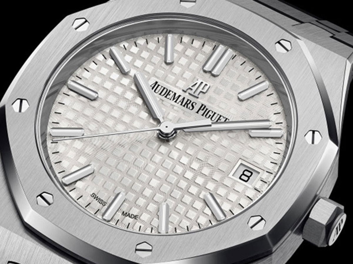 Audemars Piguet Watch Quartz Complete Service by Grand Montre